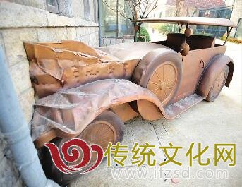 “民国范儿”铜质群雕亮相济南老商埠 造型精美惟妙惟肖