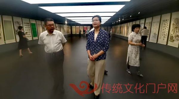 展1.jpg